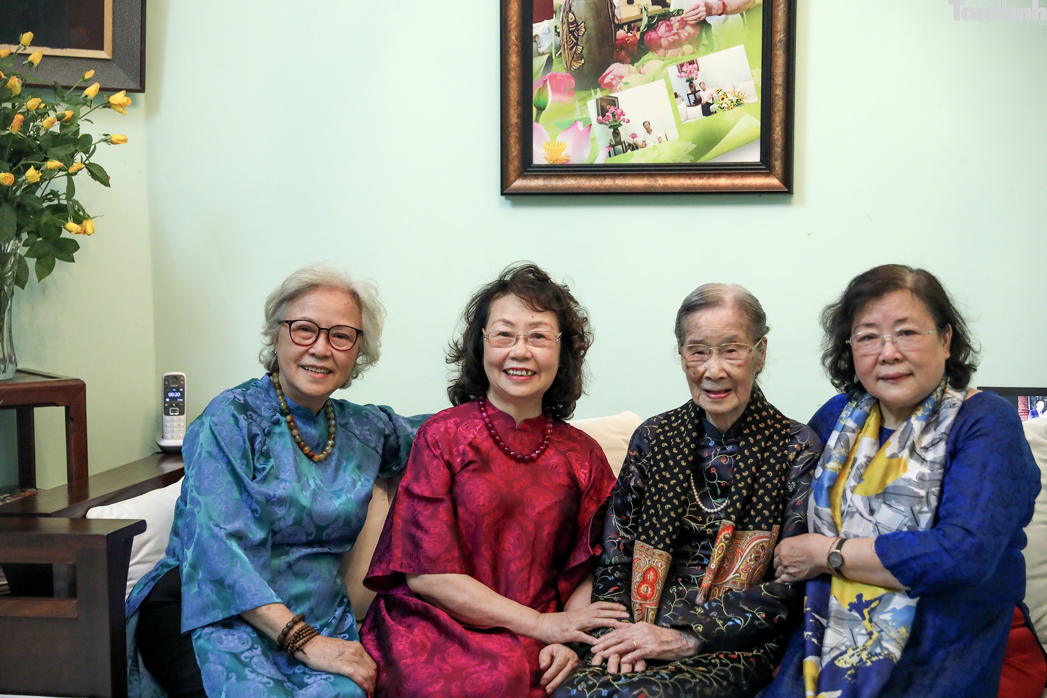 Cụ bà 101 tuổi và niềm tin vào lá phiếu của cử tri Cụ bà 101 tuổi và niềm tin vào lá phiếu của cử tri