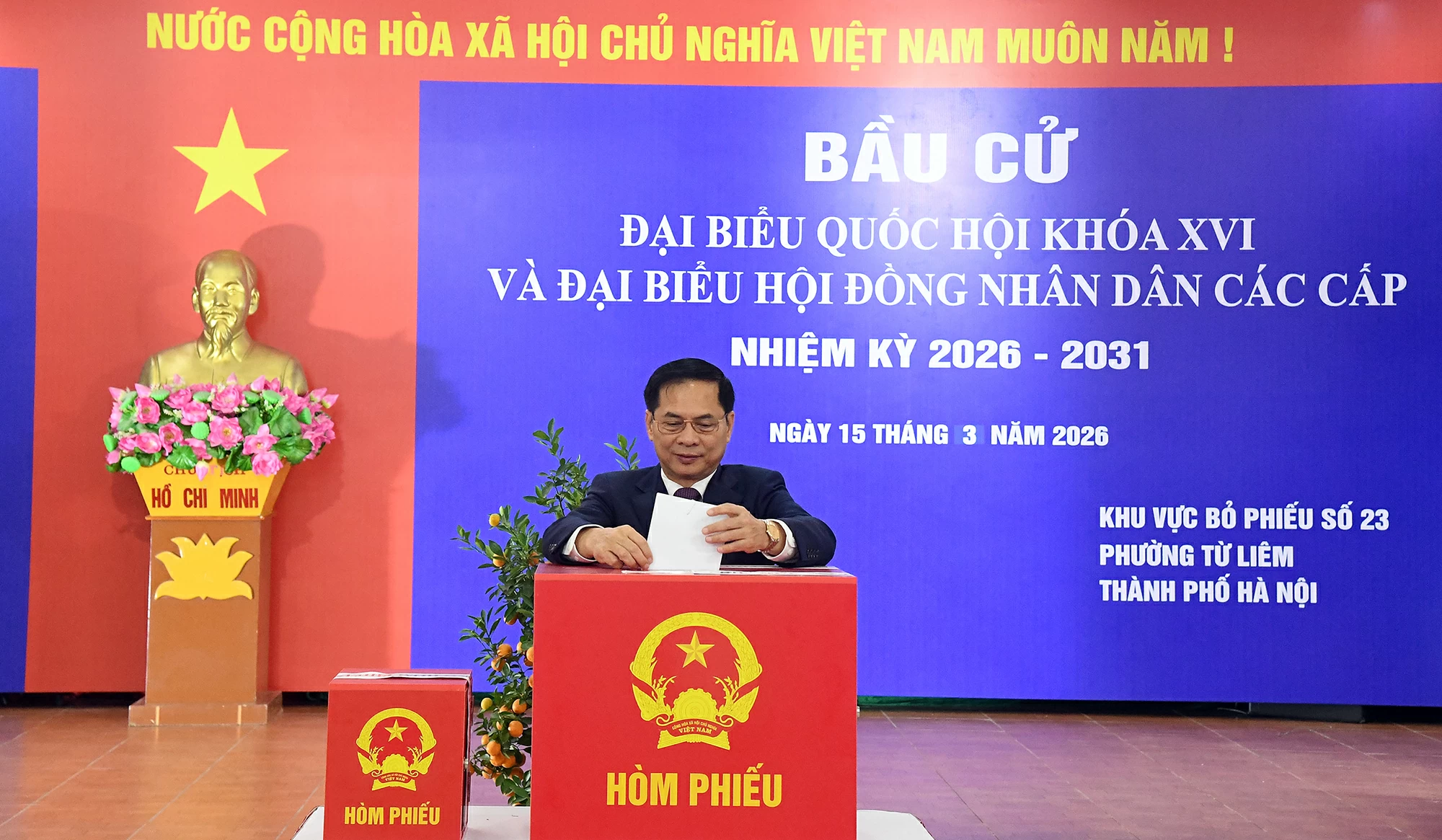 Chùm ảnh: Các đồng chí lãnh đạo Đảng, Nhà nước thực hiện quyền cử tri- Ảnh 17. Chùm ảnh: Các đồng chí lãnh đạo Đảng, Nhà nước thực hiện quyền cử tri- Ảnh 17.