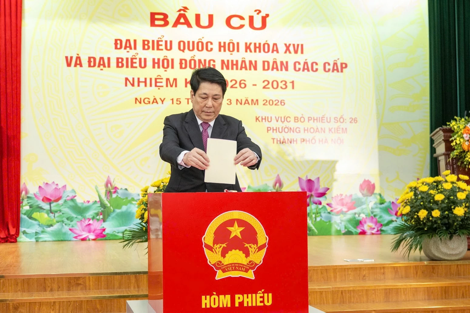 Chùm ảnh: Các đồng chí lãnh đạo Đảng, Nhà nước thực hiện quyền cử tri- Ảnh 6. Chùm ảnh: Các đồng chí lãnh đạo Đảng, Nhà nước thực hiện quyền cử tri- Ảnh 6.