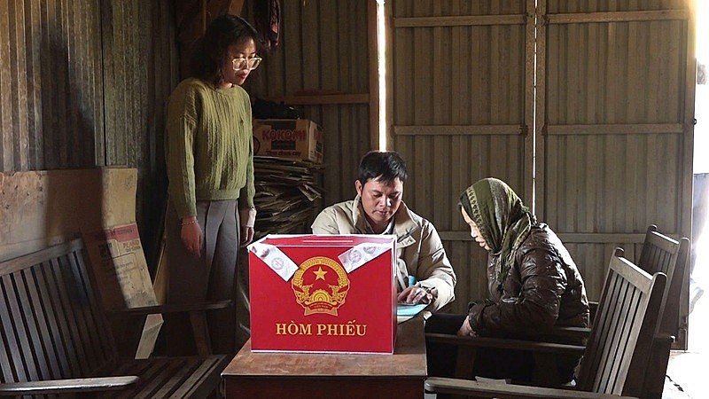 Cử tri vùng biên giới và đặc khu ở Quảng Ngãi hân hoan tham gia ngày hội bầu cử Cử tri vùng biên giới và đặc khu ở Quảng Ngãi hân hoan tham gia ngày hội bầu cử