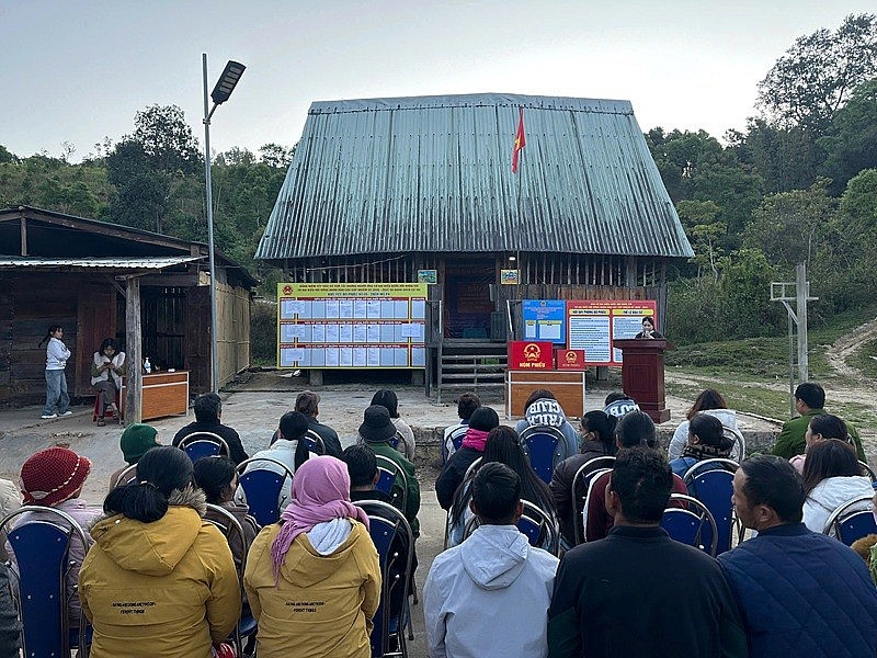 Cử tri vùng biên giới và đặc khu ở Quảng Ngãi hân hoan tham gia ngày hội bầu cử Cử tri vùng biên giới và đặc khu ở Quảng Ngãi hân hoan tham gia ngày hội bầu cử