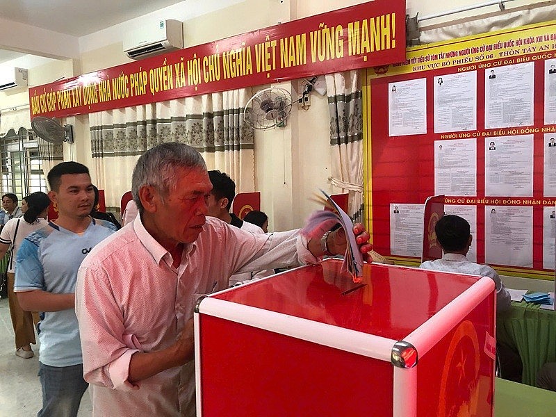 Cử tri vùng biên giới và đặc khu ở Quảng Ngãi hân hoan tham gia ngày hội bầu cử Cử tri vùng biên giới và đặc khu ở Quảng Ngãi hân hoan tham gia ngày hội bầu cử