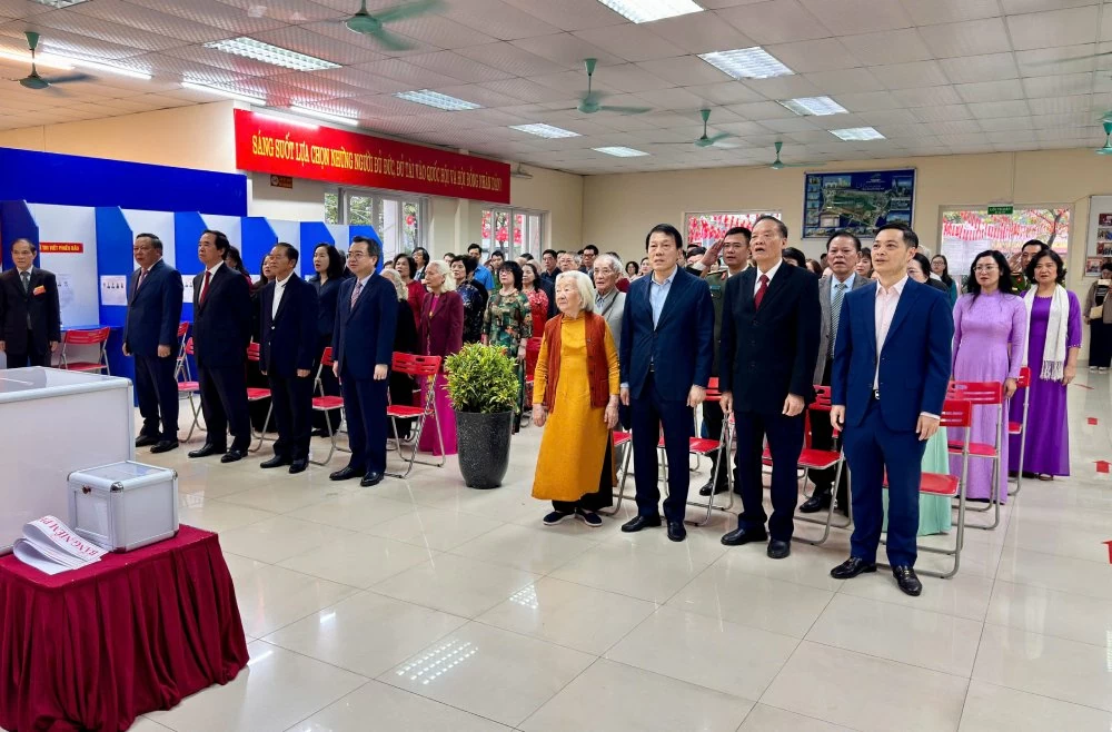 Chùm ảnh: Các đồng chí lãnh đạo Đảng, Nhà nước thực hiện quyền cử tri- Ảnh 24. Chùm ảnh: Các đồng chí lãnh đạo Đảng, Nhà nước thực hiện quyền cử tri- Ảnh 24.