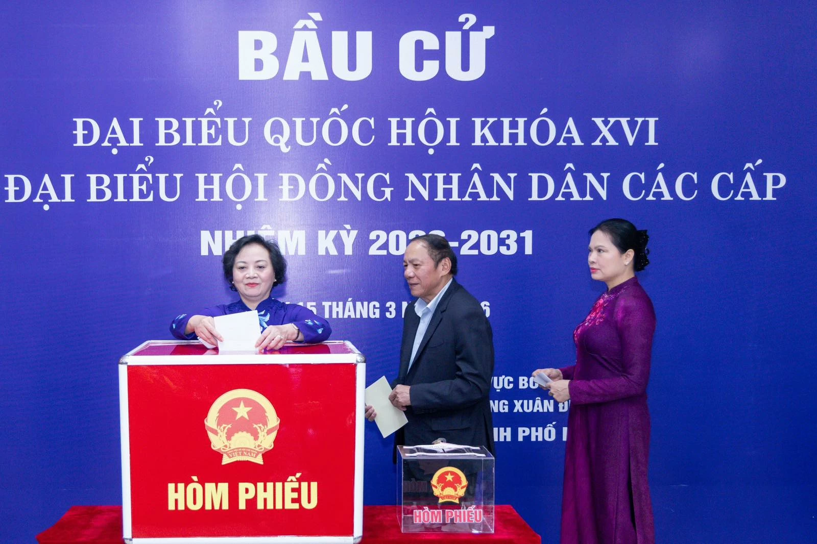 Chùm ảnh: Các đồng chí lãnh đạo Đảng, Nhà nước thực hiện quyền cử tri- Ảnh 20. Chùm ảnh: Các đồng chí lãnh đạo Đảng, Nhà nước thực hiện quyền cử tri- Ảnh 20.