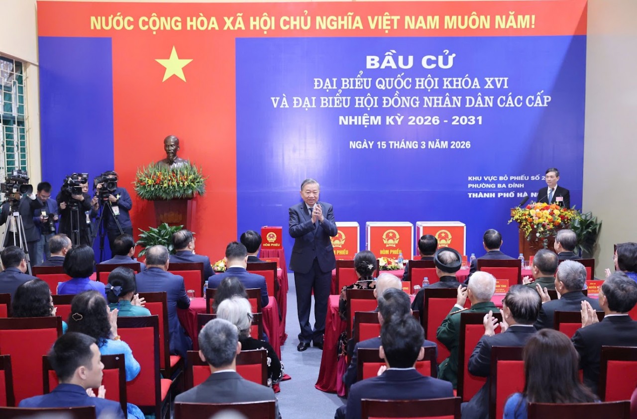 Bí thư Thành ủy Hà Nội dự lễ khai mạc và bỏ phiếu bầu cử tại phường Ba Đình Bí thư Thành ủy Hà Nội dự lễ khai mạc và bỏ phiếu bầu cử tại phường Ba Đình