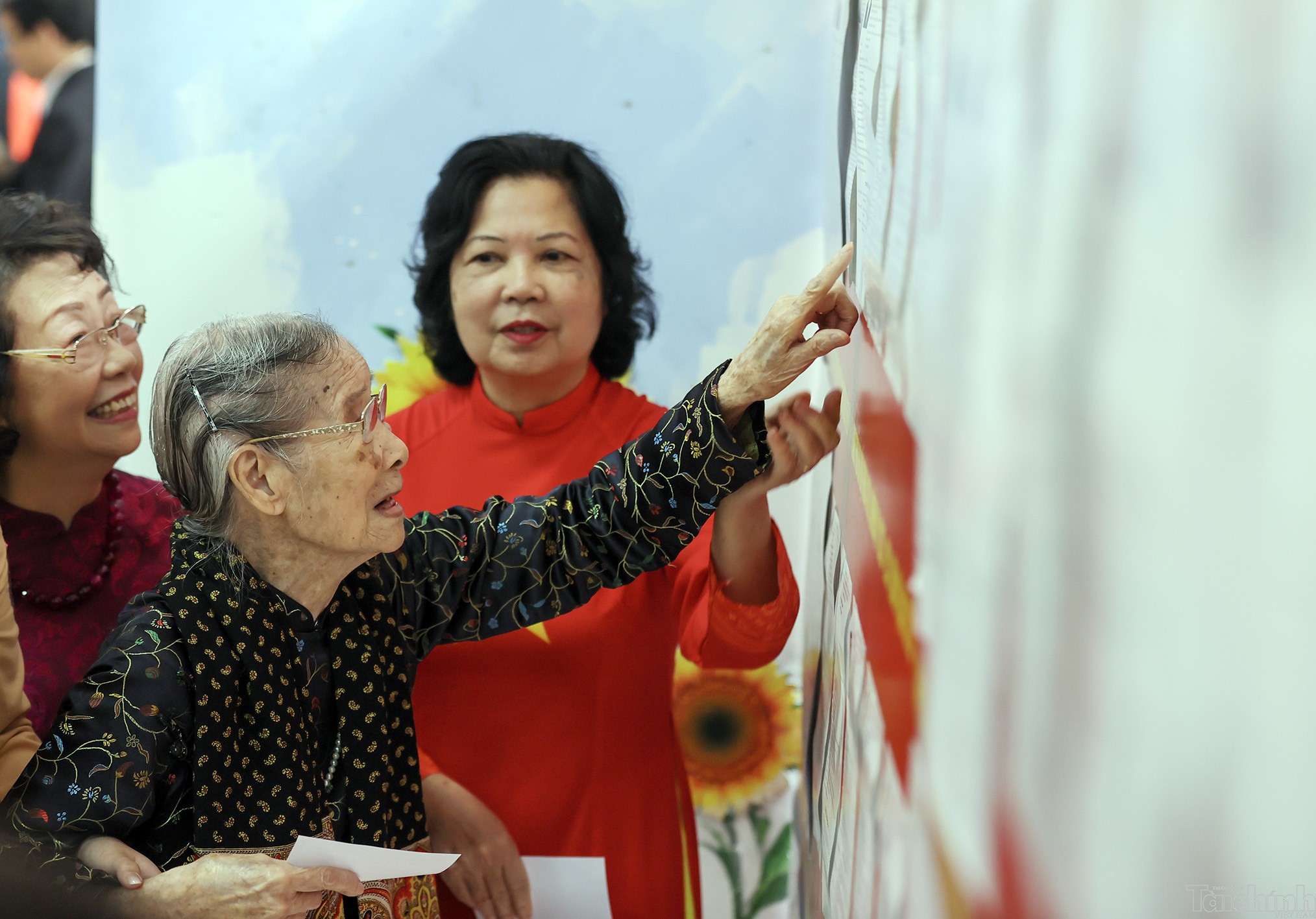 Cụ bà 101 tuổi và niềm tin vào lá phiếu của cử tri Cụ bà 101 tuổi và niềm tin vào lá phiếu của cử tri