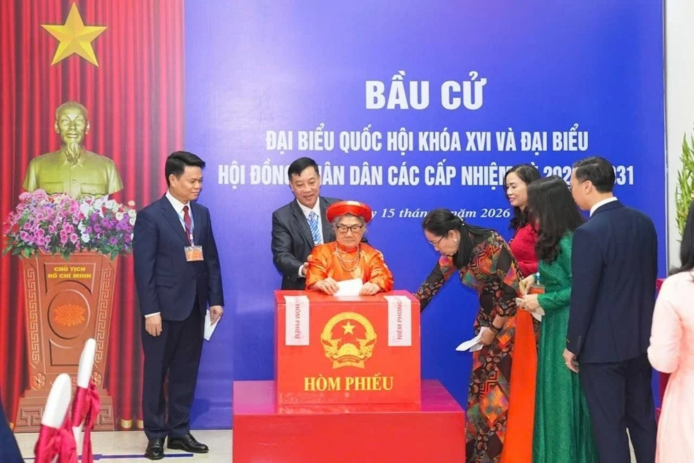 Cử tri TP. Hải Phòng nô nức đi bầu cử, gửi gắm kỳ vọng vào mỗi lá phiếu Cử tri TP. Hải Phòng nô nức đi bầu cử, gửi gắm kỳ vọng vào mỗi lá phiếu