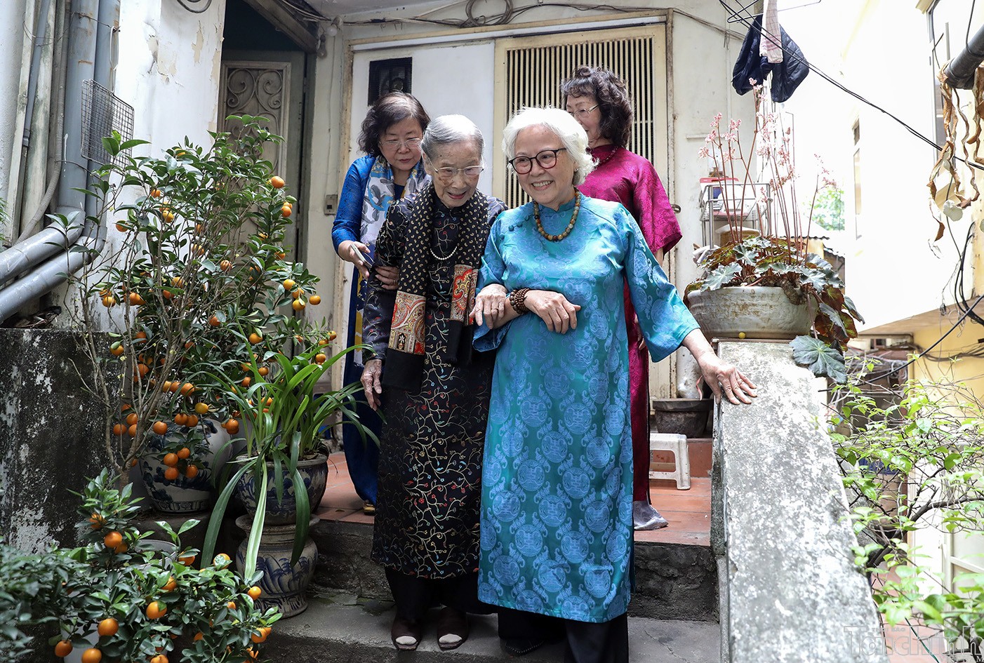 Cụ bà 101 tuổi và niềm tin vào lá phiếu của cử tri Cụ bà 101 tuổi và niềm tin vào lá phiếu của cử tri