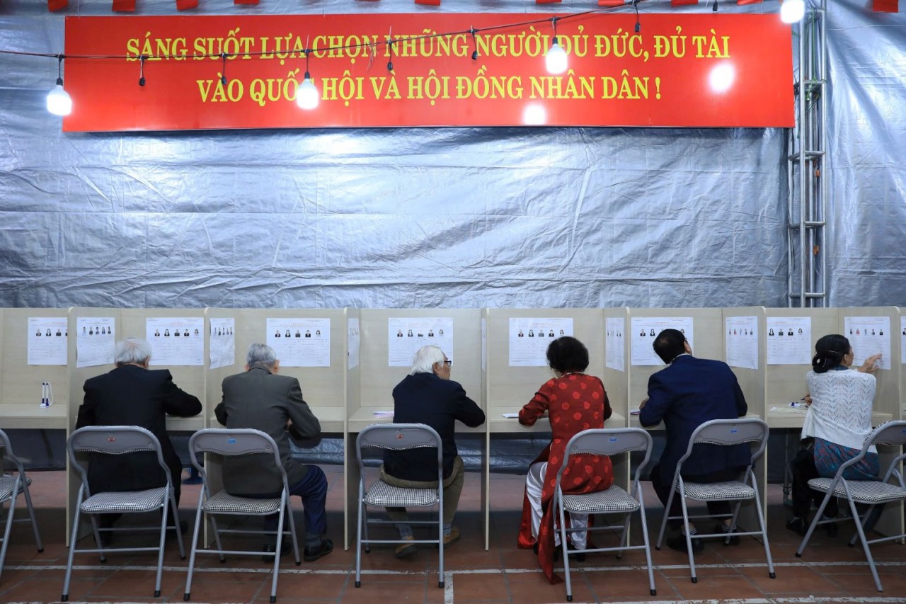 Hà Nội: Hơn 70% cử tri đi bầu cử trước 11h30, nhiều khu vực đạt 100%