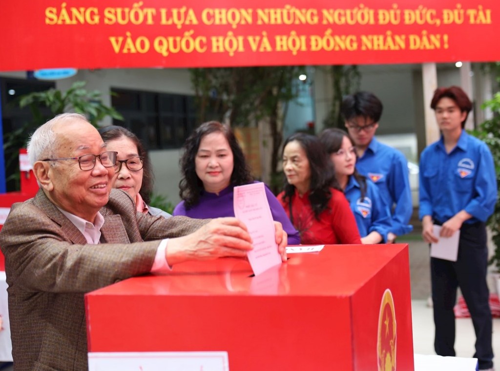 Hà Nội: Tính đến 19h ngày 15/3, tỷ lệ cử tri đi bầu cử đạt hơn 99%