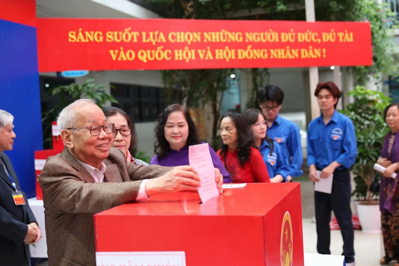 Hà Nội: Tính đến 19h ngày 15/3, tỷ lệ cử tri đi bầu cử đạt 99,46%