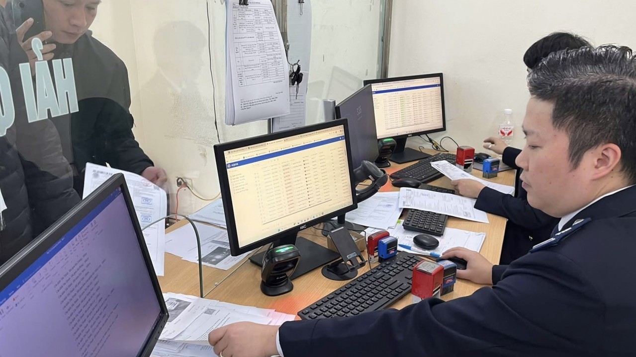 Cấp phép xuất nhập khẩu hóa chất kiểm soát đặc biệt qua Cổng dịch vụ công quốc gia