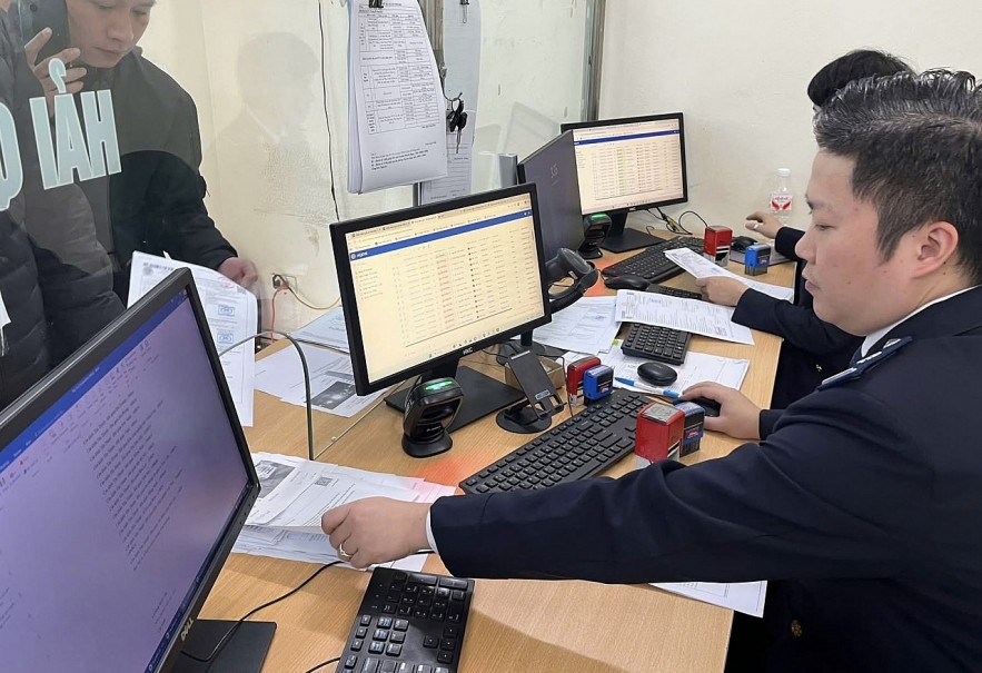 undefined Cấp phép xuất nhập khẩu hóa chất kiểm soát đặc biệt qua Cổng DVC quốc gia