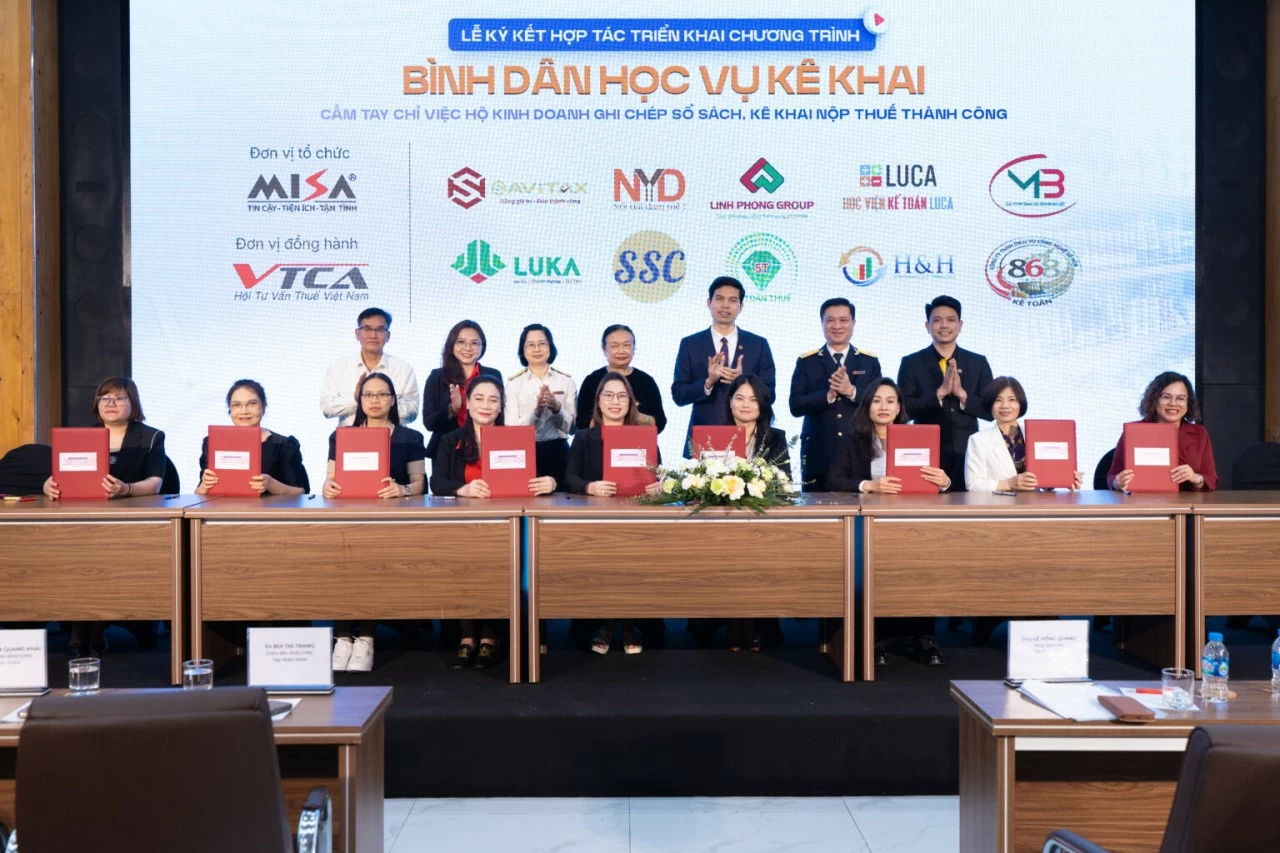 Doanh nghiệp công nghệ, ngân hàng, đại lý thuế cùng “bắt tay” hỗ trợ hộ kinh doanh kê khai, nộp thuế Doanh nghiệp công nghệ, ngân hàng, đại lý thuế cùng “bắt tay” hỗ trợ hộ kinh doanh kê khai, nộp thuế