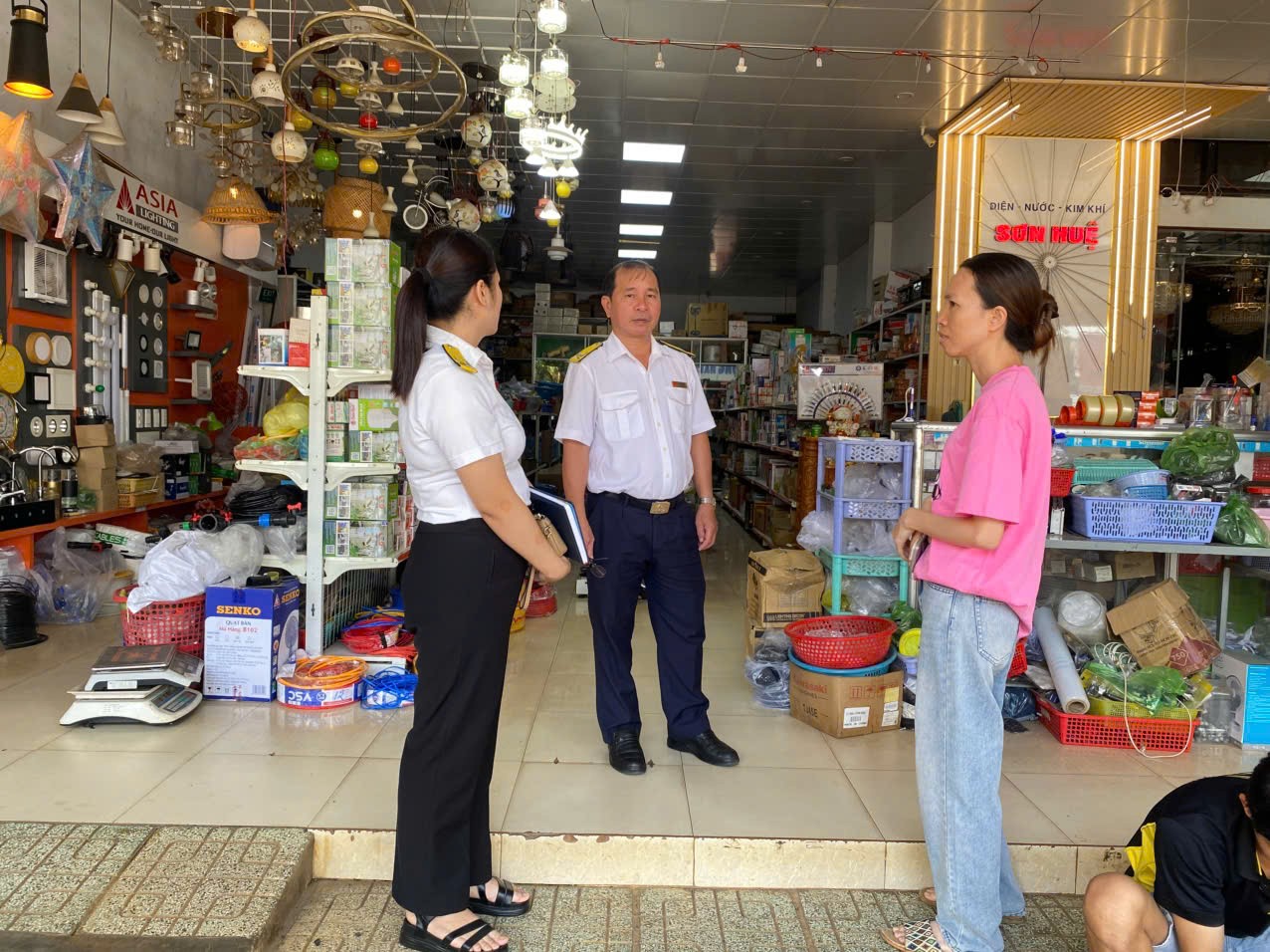 Đắk Lắk đẩy mạnh cao điểm hỗ trợ thuế, chuyển từ quản lý sang đồng hành với 64.000 hộ kinh doanh