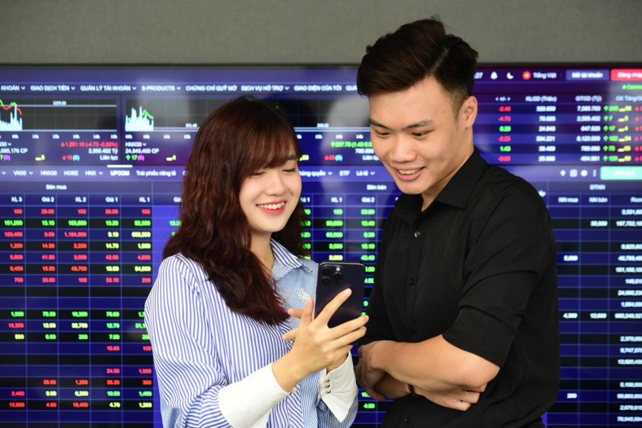 Chứng khoán ngày 19/5: Áp lực bán tại nhóm cổ phiếu vốn hóa, VN-Index có phiên điều chỉnh