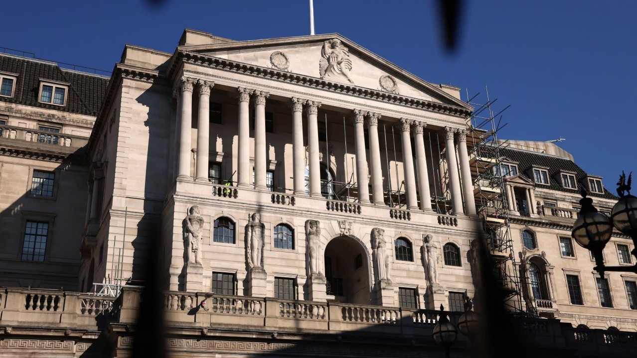 Các ngân hàng trung ương đối phó với lạm phát gia tăng khi giá năng lượng tăng vọt