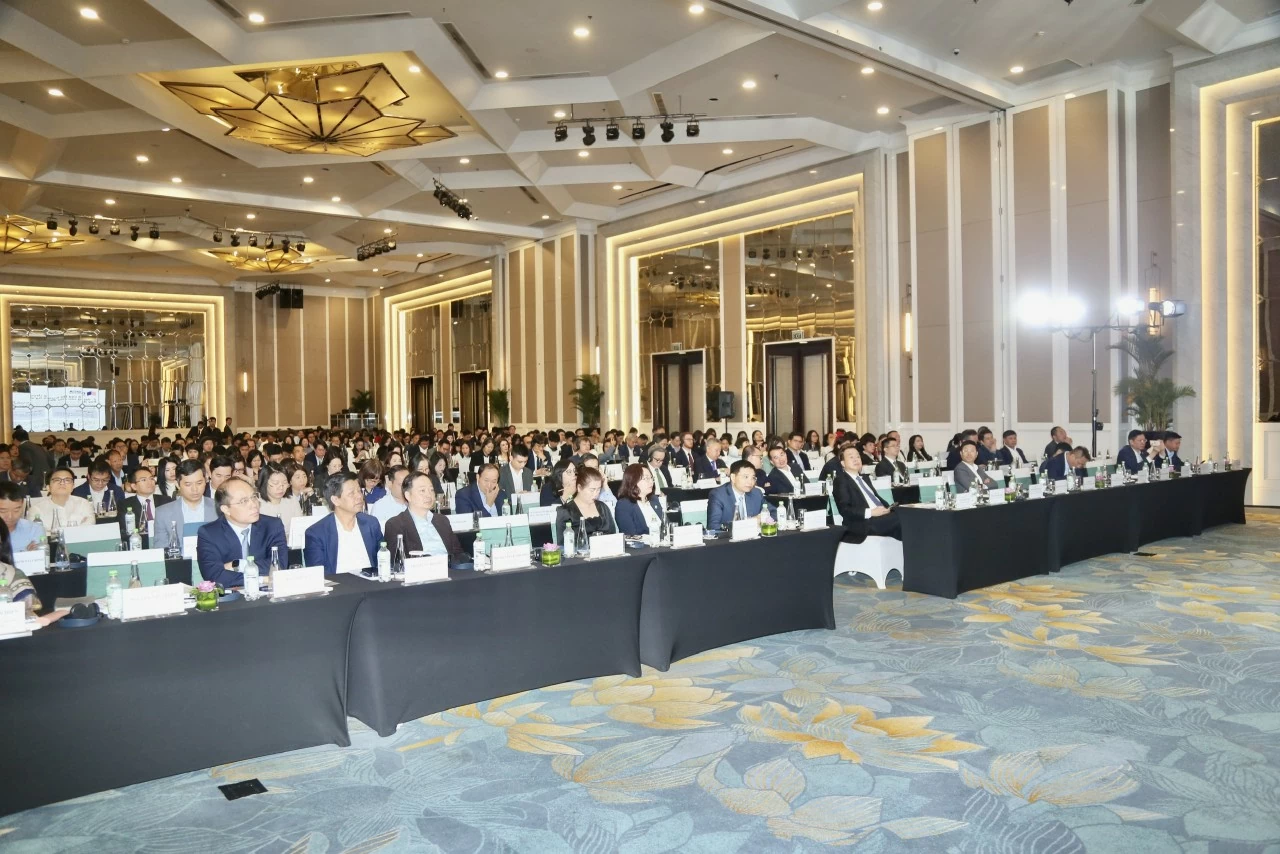 Nhiều “ông lớn” toàn cầu tìm cơ hội tại thị trường chứng khoán Việt Nam Nhiều “ông lớn” toàn cầu tìm cơ hội tại thị trường chứng khoán Việt Nam