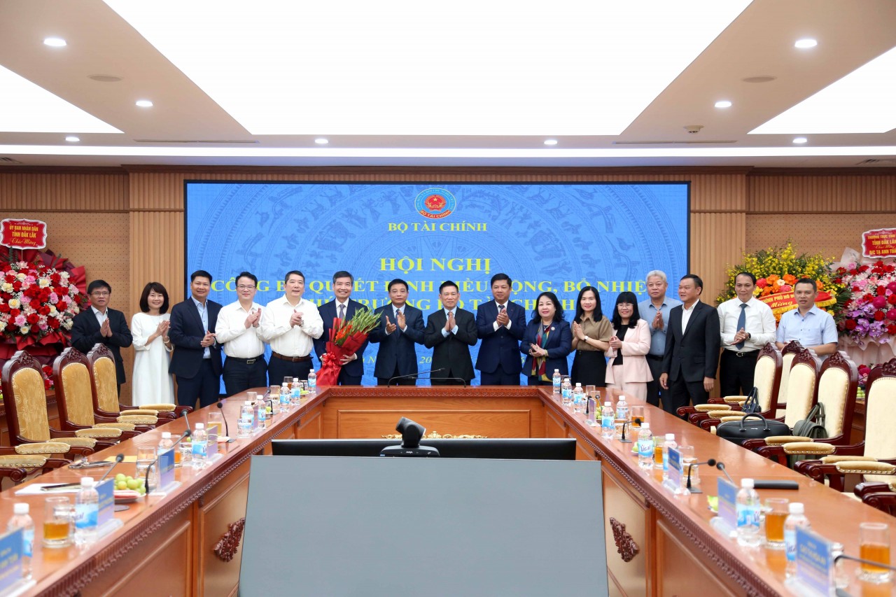 Bộ Tài chính công bố quyết định điều động, bổ nhiệm ông Tạ Anh Tuấn giữ chức Thứ trưởng Bộ Tài chính