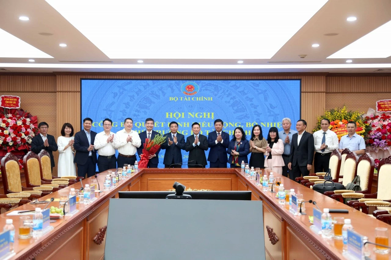 Bộ Tài chính công bố quyết định điều động, bổ nhiệm ông Tạ Anh Tuấn giữ chức Thứ trưởng Bộ Tài chính