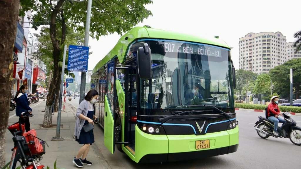 Hà Nội đang thúc đẩy chuyển đổi mạnh mẽ sang phương tiện giao thông xanh Hà Nội đang thúc đẩy chuyển đổi mạnh mẽ sang phương tiện giao thông xanh