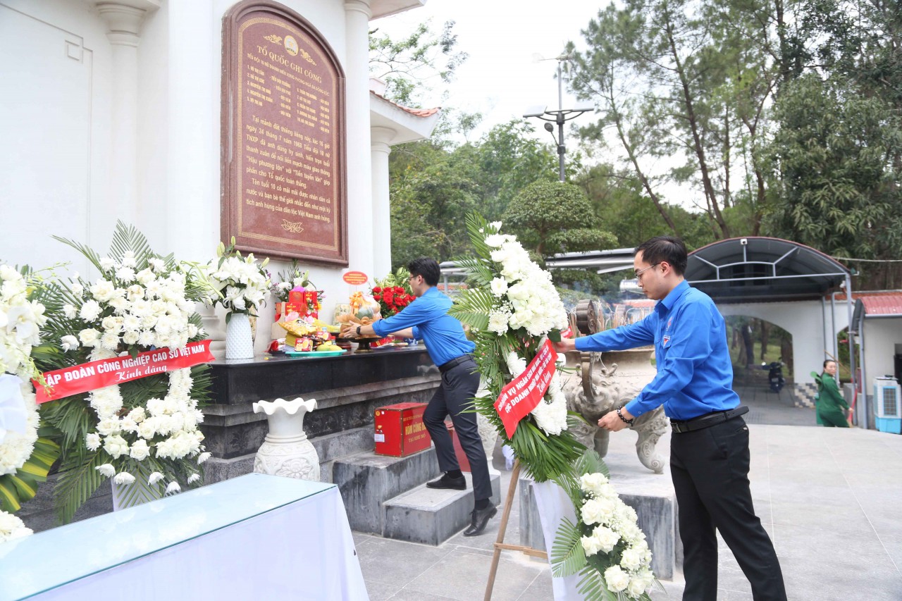 4 chi đoàn thuộc Đoàn Thanh niên Bộ Tài chính hành trình về nguồn tại Hà Tĩnh