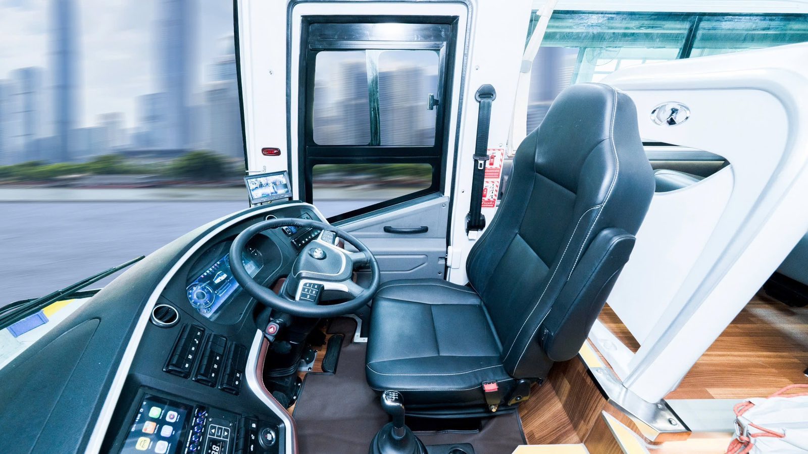 KIM LONG MOTOR xuất khẩu lô xe bus 'Made in Việt Nam' thuần điện và diesel đầu tiên sang Thái Lan- Ảnh 5.