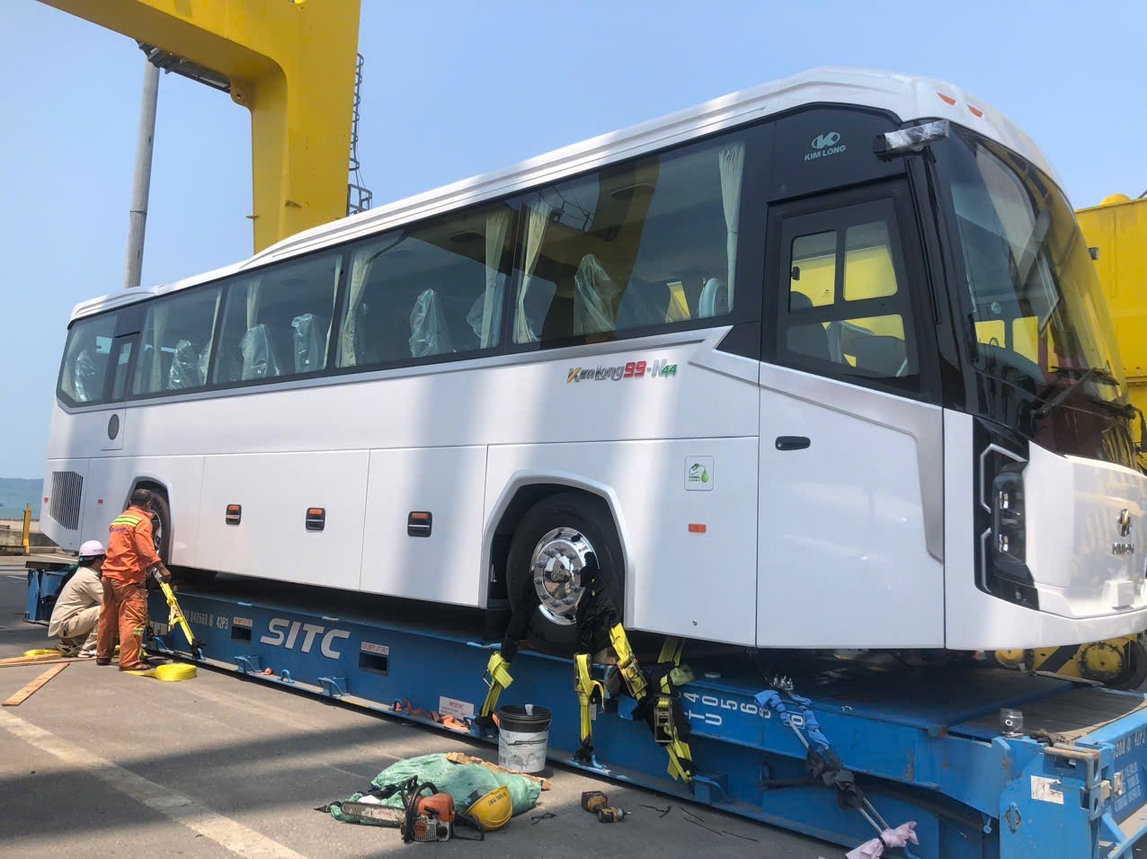 KIM LONG MOTOR xuất khẩu lô xe bus 'Made in Việt Nam' thuần điện và diesel đầu tiên sang Thái Lan- Ảnh 2.