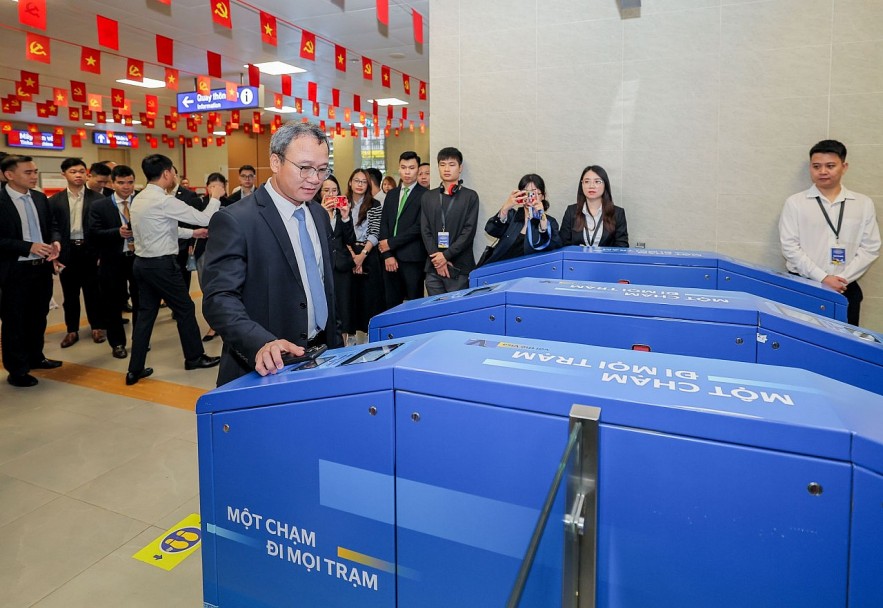 Hoàn tất thanh toán “chạm để đi” trên toàn bộ tuyến metro tại Hà Nội