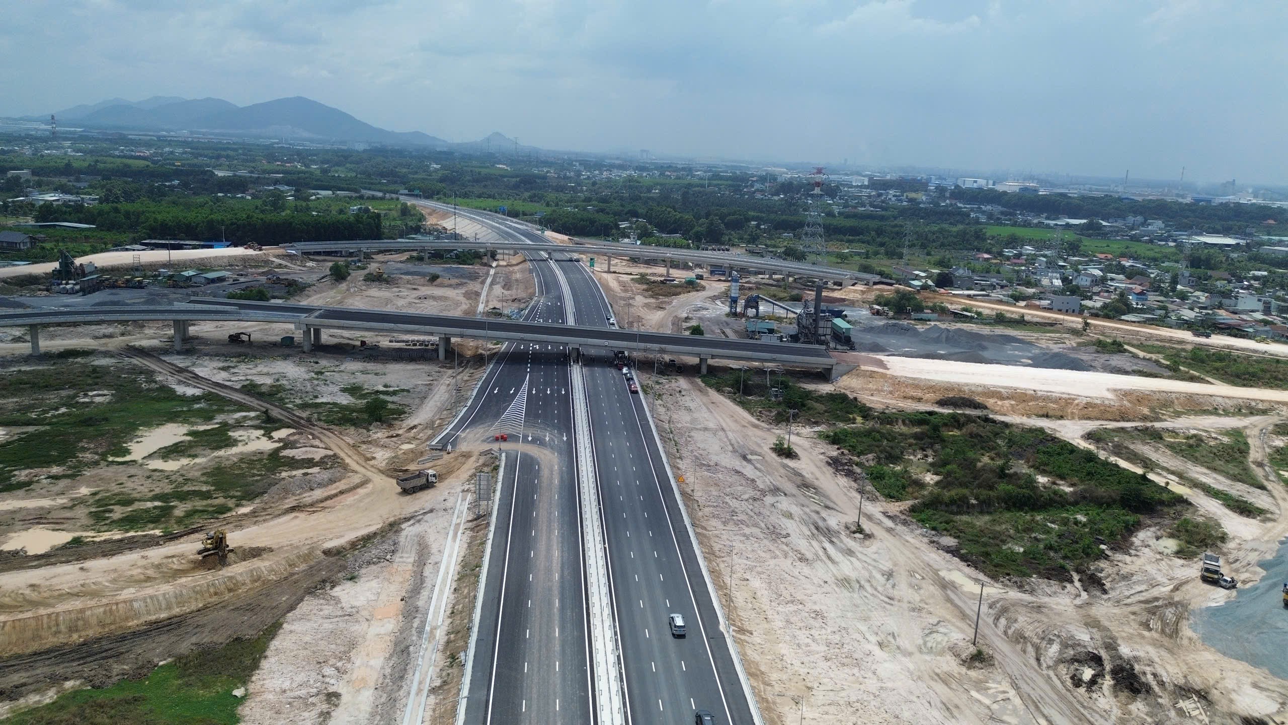 Giải ngân vốn đầu tư công năm 2026: Áp lực nghìn tỷ và “điểm nghẽn” đầu năm