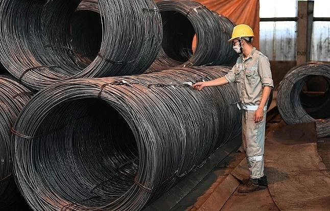 Ngày 24/3: Giá thép đảo chiều tăng, quặng sắt tiếp đà giảm