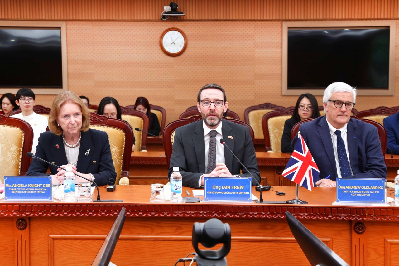 Việt Nam – Vương quốc Anh: Chia sẻ kinh nhiệm xây dựng trung tâm tài chính quốc tế