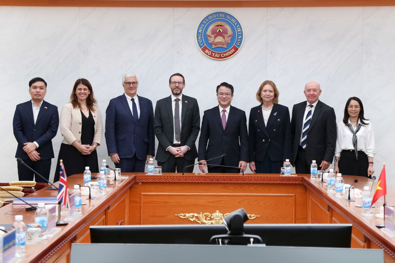 Việt Nam – Vương quốc Anh: Chia sẻ kinh nhiệm xây dựng trung tâm tài chính quốc tế