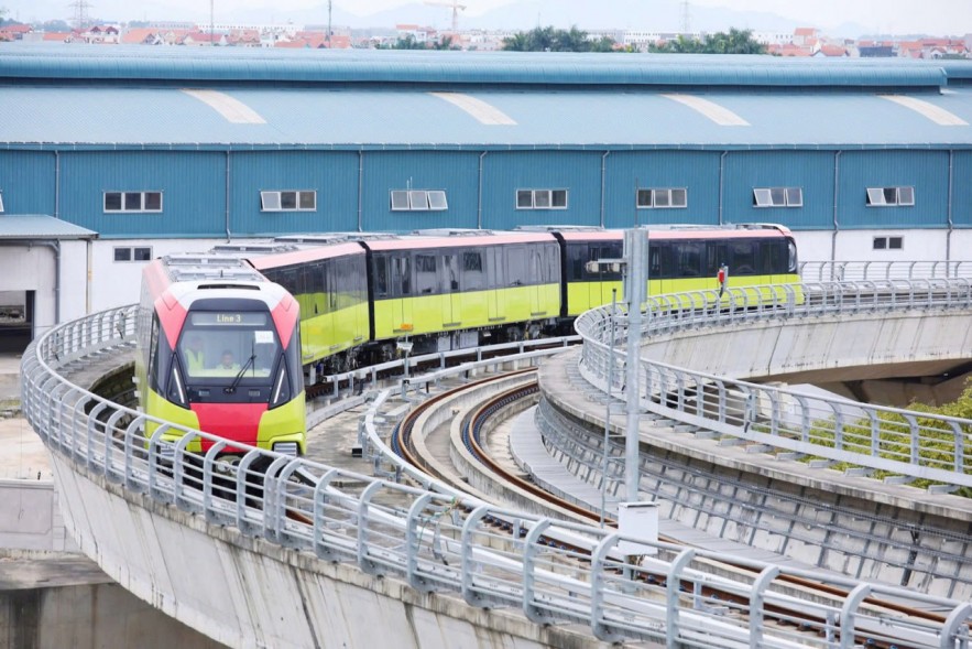 Tiết kiệm năng lượng, tăng dự trữ để đứng vững trước biến động toàn cầu