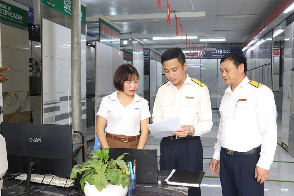 Thuế cơ sở 11 tỉnh Phú Thọ được hộ kinh doanh đánh giá cao tinh thần phục vụ, hỗ trợ kê khai thuế Thuế cơ sở 11 tỉnh Phú Thọ được hộ kinh doanh đánh giá cao tinh thần phục vụ, hỗ trợ kê khai thuế