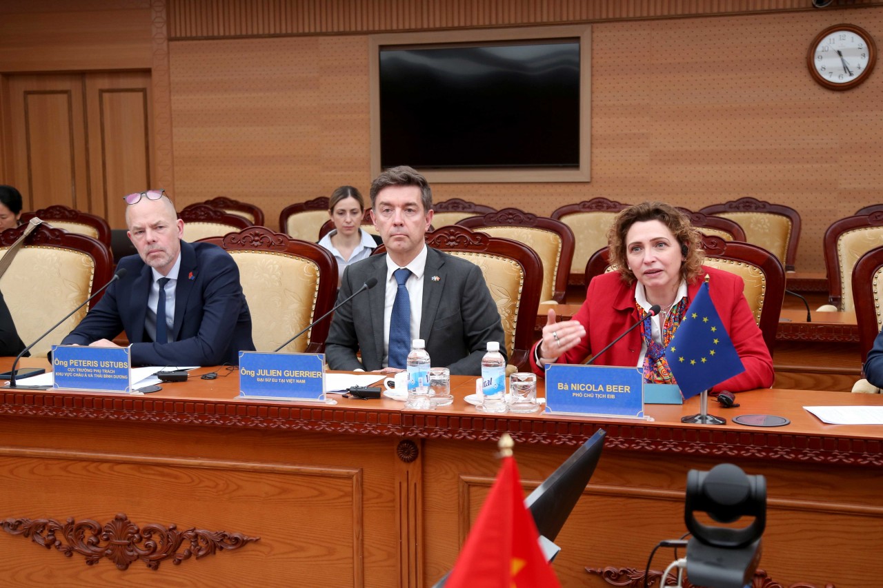 Thứ trưởng Bộ Tài chính Trần Quốc Phương tiếp Phó Chủ tịch EIB Nicola Beer