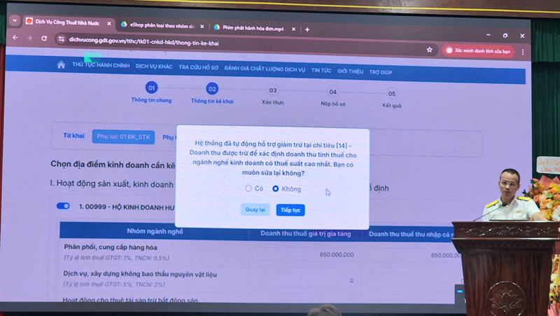 Thuế TP. Huế tiếp tục đồng hành hỗ trợ hộ kinh doanh kê khai thuế