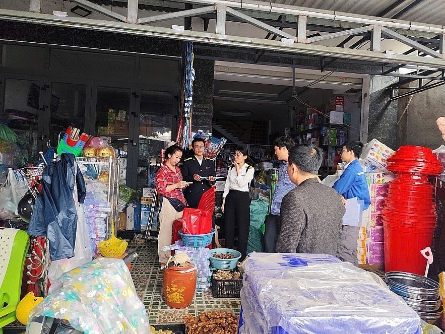 Thuế TP. Huế tiếp tục đồng hành hỗ trợ hộ kinh doanh kê khai thuế