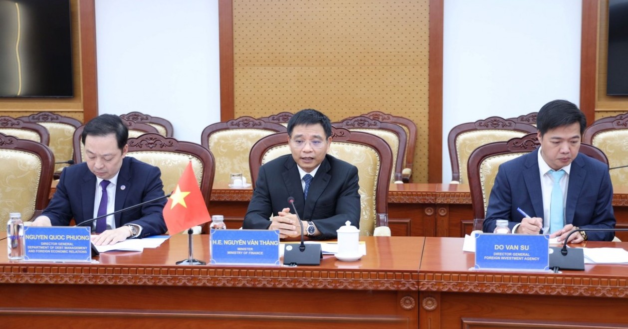 Bộ trưởng Nguyễn Văn Thắng tiếp Đại sứ Singapore, thúc đẩy hợp tác kinh tế - tài chính