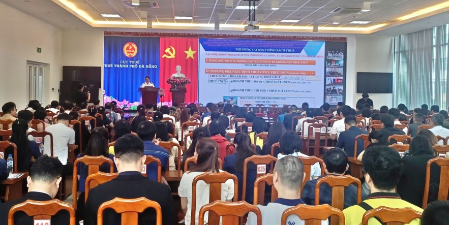 Thuế TP. Đà Nẵng giải đáp nhiều ý kiến vướng mắc của hộ, cá nhân kinh doanh Thuế TP. Đà Nẵng giải đáp nhiều ý kiến vướng mắc cho hộ, cá nhân kinh doanh