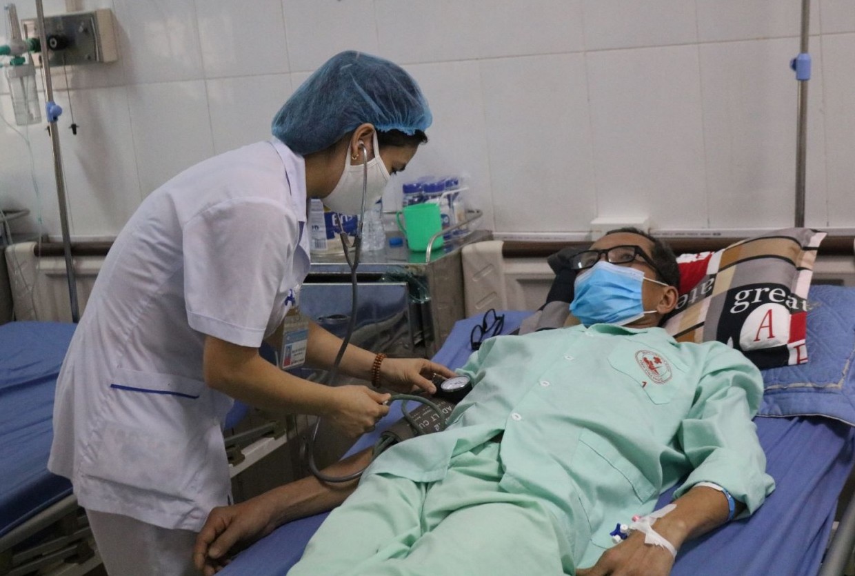 Mở rộng quyền lợi bảo hiểm y tế đi đôi với bảo đảm bền vững quỹ