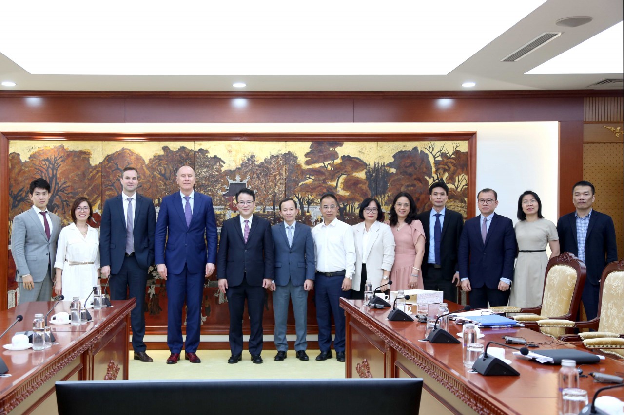 Thứ trưởng Trần Quốc Phương tiếp và làm việc với Đoàn công tác Quỹ Tiền tệ quốc tế