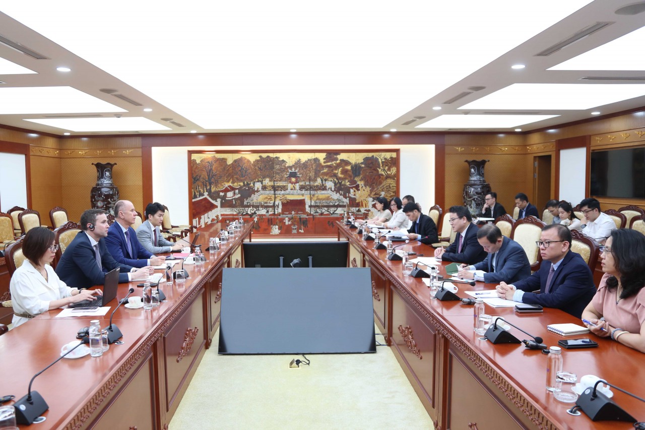 Thứ trưởng Trần Quốc Phương tiếp và làm việc với Đoàn công tác Quỹ Tiền tệ quốc tế