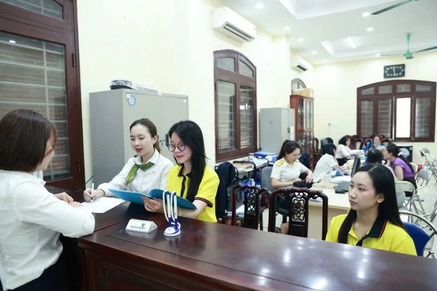 Doanh nghiệp công nghệ và ngân hàng cùng nhập cuộc Doanh nghiệp công nghệ và ngân hàng cùng nhập cuộc