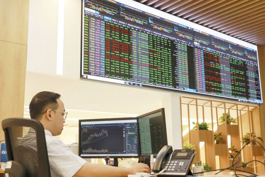 Doanh nghiệp tăng tốc củng cố nội lực tài chính