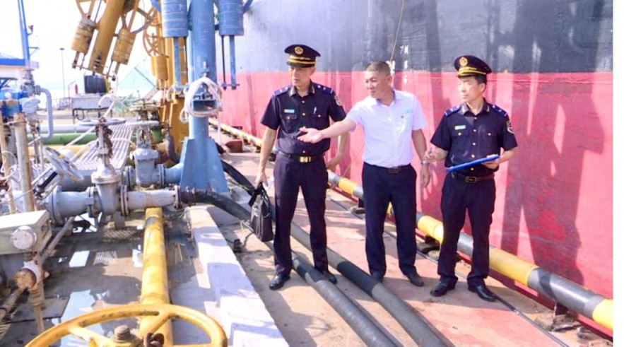 Hải quan hỏa tốc triển khai chính sách thuế xăng dầu