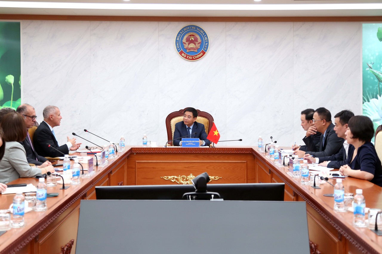 Bộ trưởng Nguyễn Văn Thắng làm việc với Tập đoàn HSBC về huy động vốn quốc tế, nâng xếp hạng tín nhiệm quốc gia Bộ trưởng Nguyễn Văn Thắng làm việc với Tập đoàn HSBC về huy động vốn quốc tế, nâng xếp hạng tín nhiệm quốc gia
