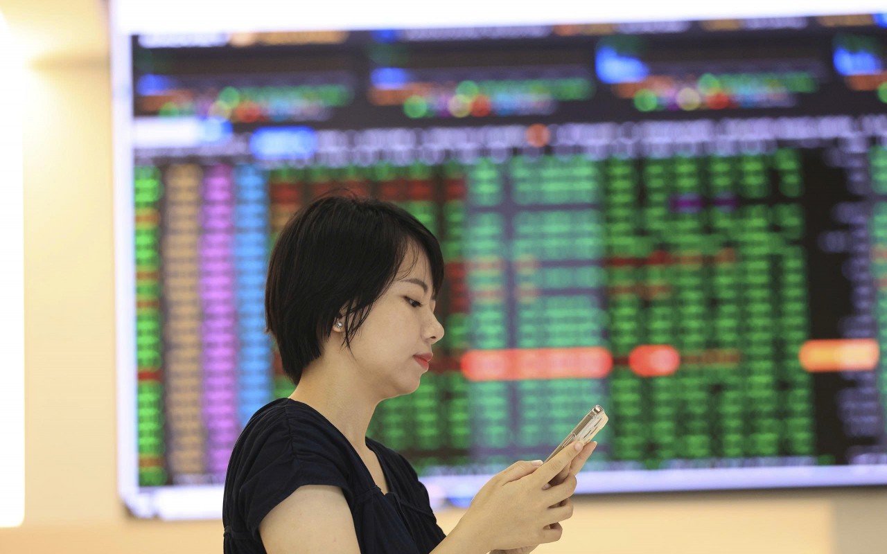 Chứng khoán ngày 27/3: Nhóm bất động sản thu hút dòng tiền, VN-Index tiếp tục nhịp phục hồi tích cực