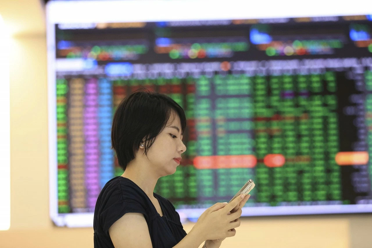 Chứng khoán ngày 27/3: Nhóm bất động sản thu hút dòng tiền, VN-Index tiếp tục nhịp phục hồi tích cực
