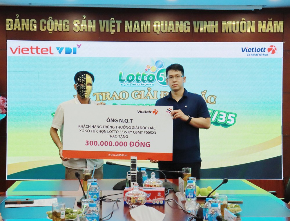 Chọn số theo “tip” của những tỷ phú Vietlott, người đàn ông ở An Giang trúng độc đắc hơn 14,5 tỷ đồng Chọn số theo “tip” của những tỷ phú Vietlott, người đàn ông ở An Giang trúng độc đắc hơn 14,5 tỷ đồng